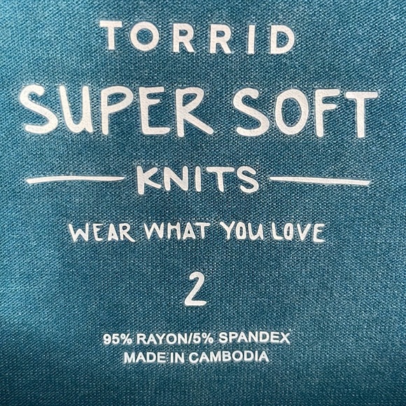 Torrid Super Soft Knit Tee Crew Neck Short Sleeve Blue Ombre Bohemian Casual 2X - Picture 4 of 8